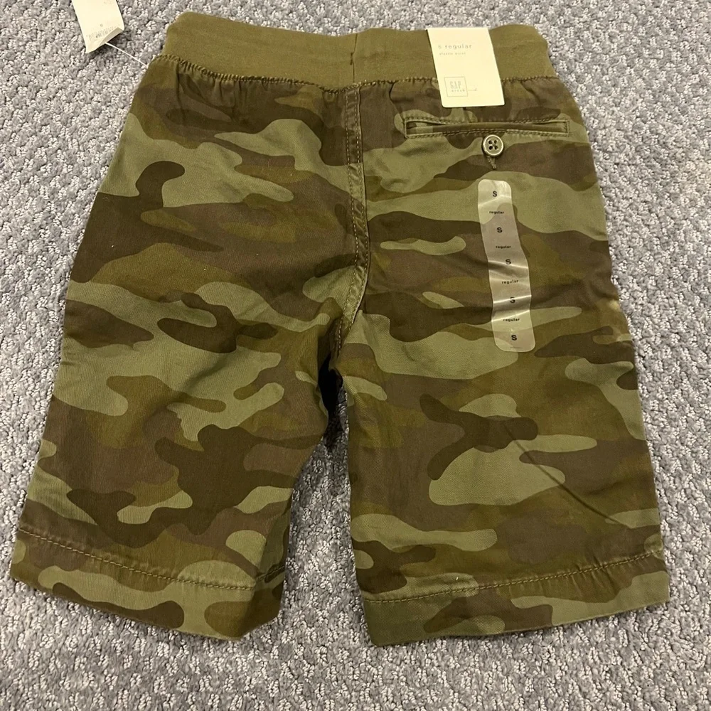 GAP Green and Brown Camouflage Cargo Shorts